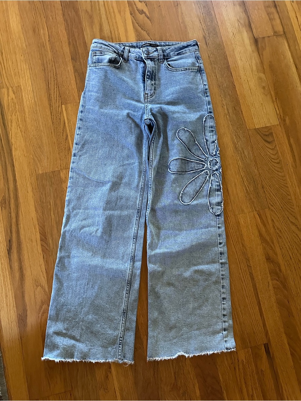 Light Blue Straight-Leg Women's Jeans with Daisy Stitch Detail - Picture 8 of 8